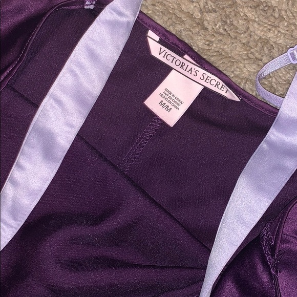 VS nightgown!! - Picture 2 of 2